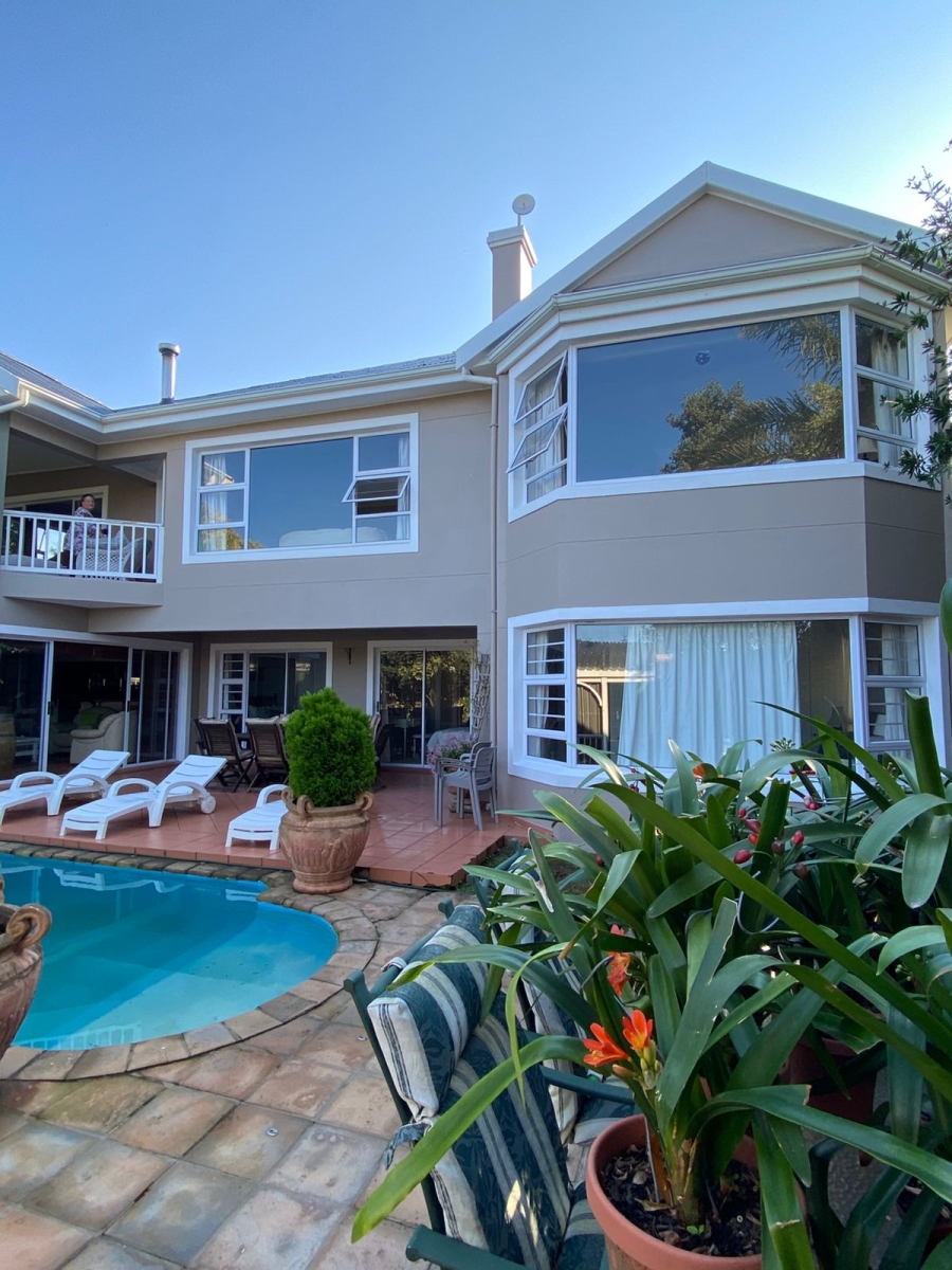 5 Bedroom Property for Sale in Seafield Eastern Cape